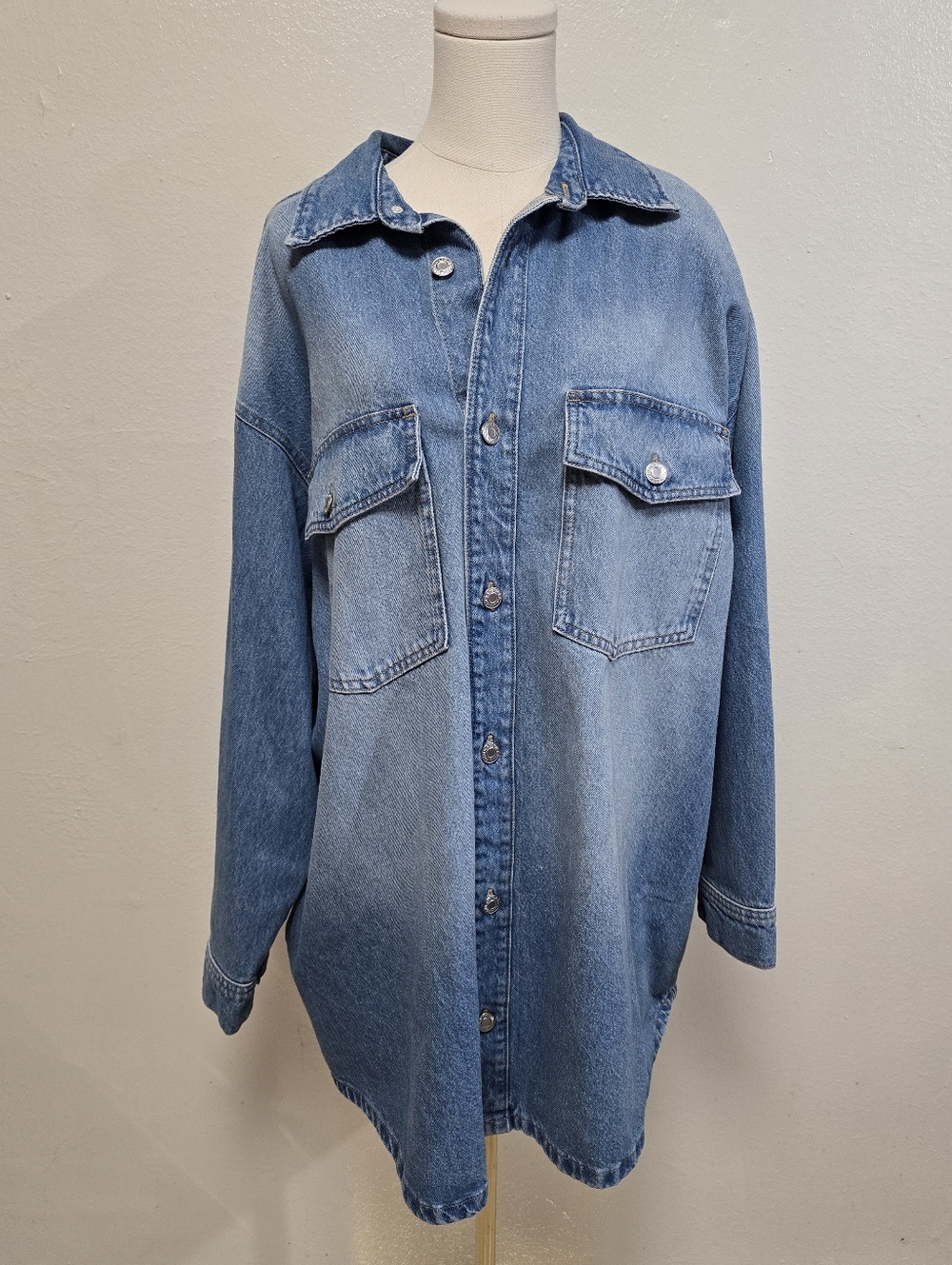 H&M Oversized Denim Shirt Dress Size Medium/Large NWOT - Picture 5 of 10